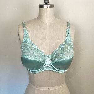 Secret Treasures Lace Satin 36D Bra Seafoam Light Green Full Coverage Romantic